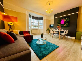 Central 2 Bedroom Flat Next To Brighton Beach & Churchill Square